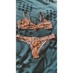 Rhythm brand orange paisley set